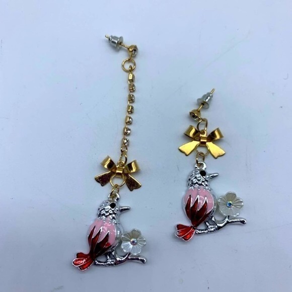 NEW unbranded asymmetrical dangling bird earrings - Picture 1 of 16